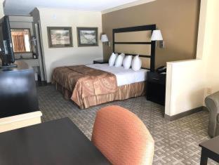 Best Western Inn & Suites Byron Room photo